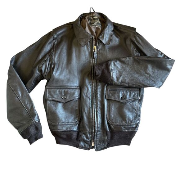 Sportys Pilot Shop Classic Leather Bomber Jacket size 42L Brown color - Picture 1 of 10